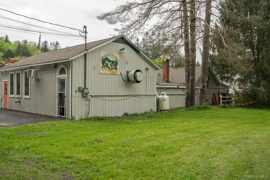 1293 Main Street Property Photo 14