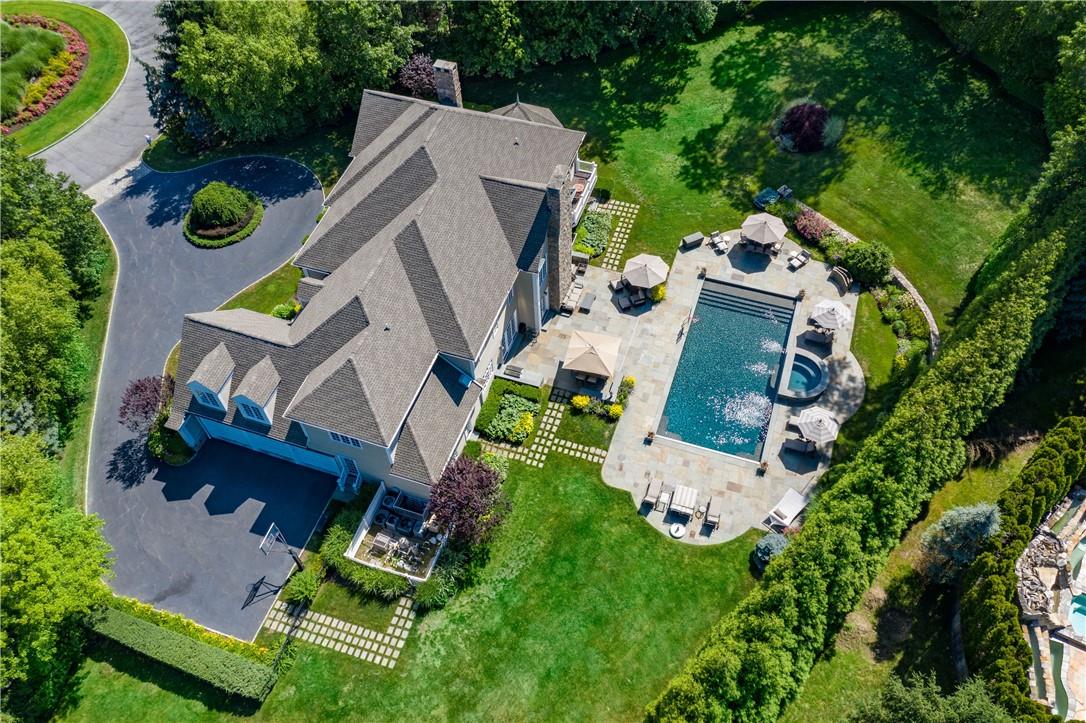 7 Fox Run Property Photo 2