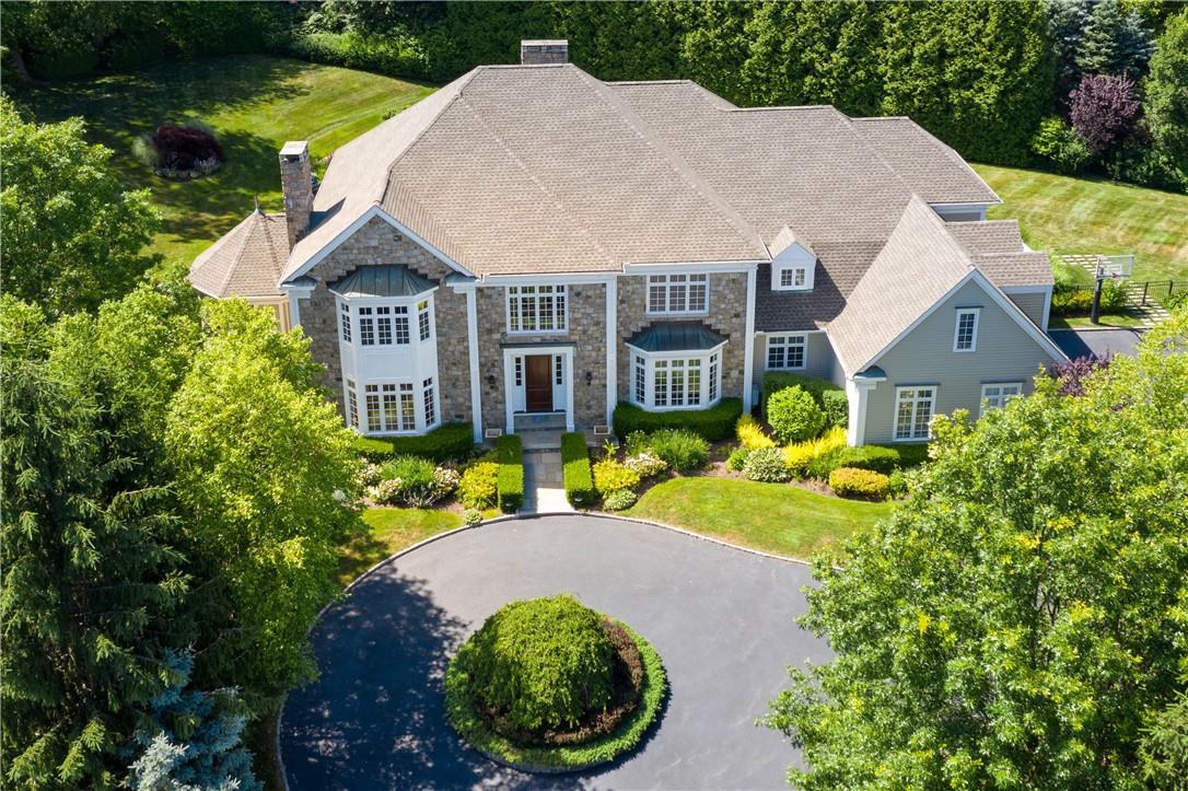 7 Fox Run Property Photo 4