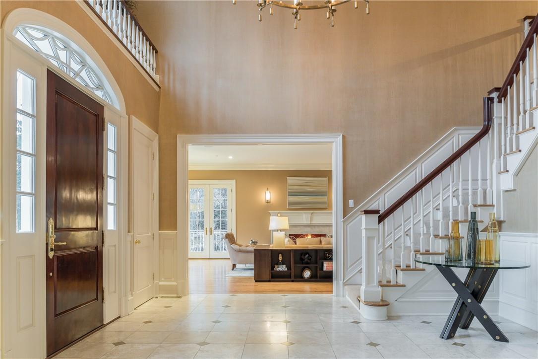 7 Fox Run Property Photo 5