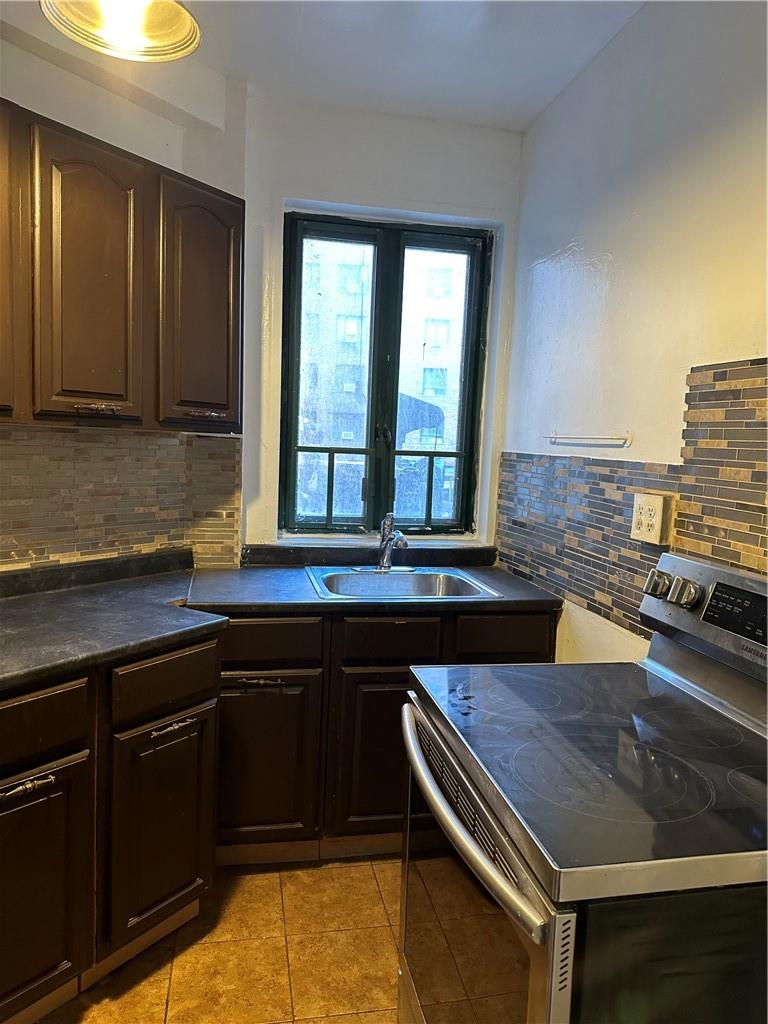 1560 Metropolitan Avenue Me Property Photo 4