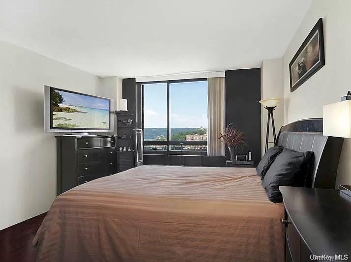 2287 Johnson Avenue 12b Property Photo 1