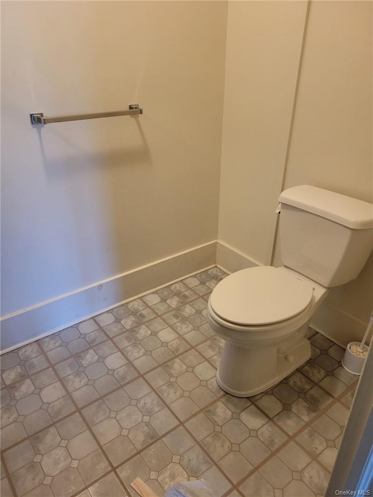 410 E Main Street Property Photo 6