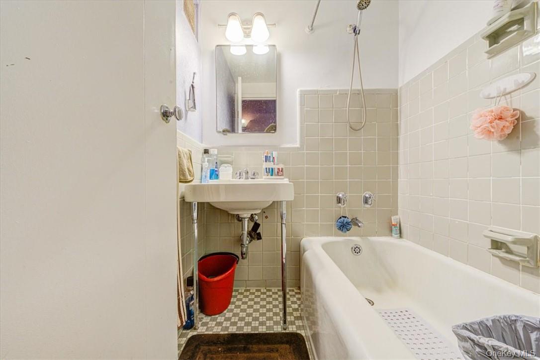 8 Fordham Hill Oval 12c Property Photo 15