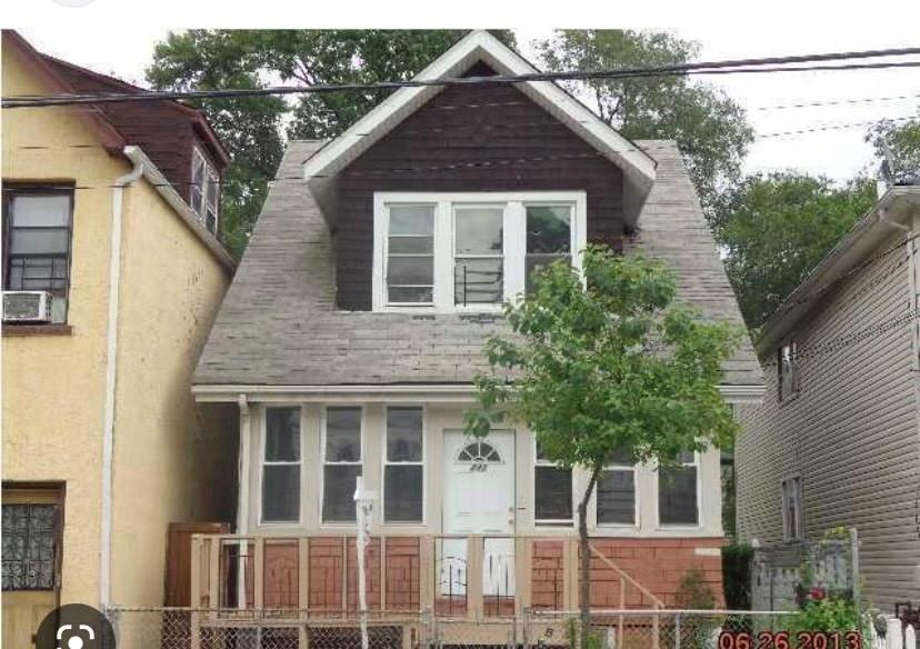 241 Gordon Street Property Photo