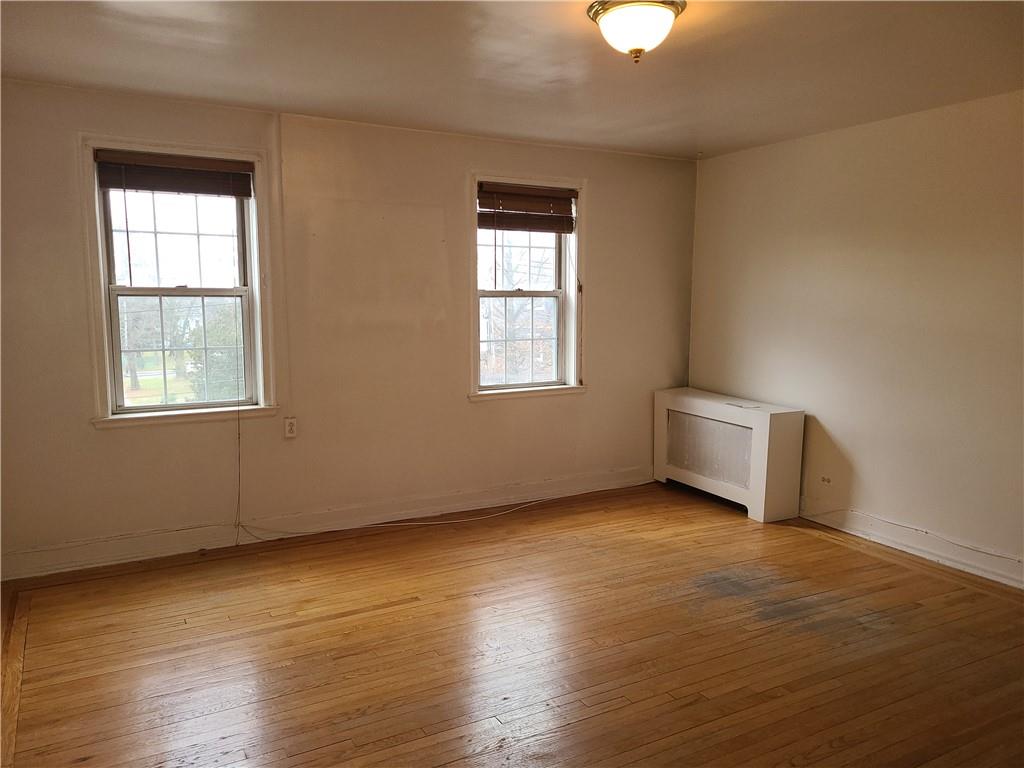 208 Centre Avenue 4b Property Photo 7