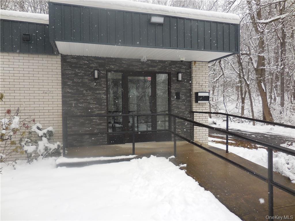 456 Gidney Avenue Back Unit Property Photo 2