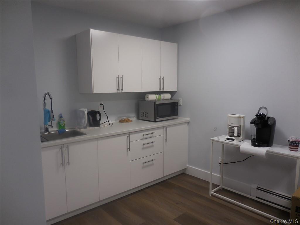 456 Gidney Avenue Back Unit Property Photo 11
