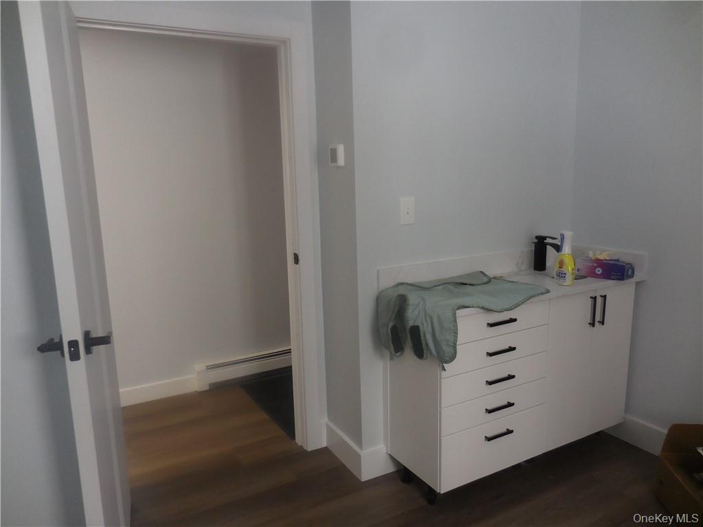 456 Gidney Avenue Back Unit Property Photo 14