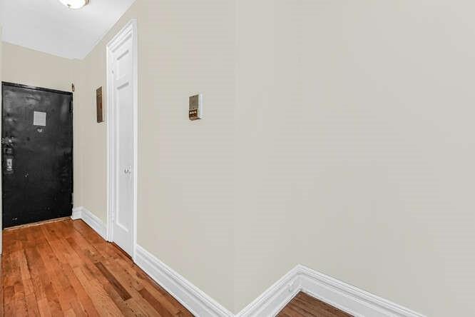 724 E 216th Street 5c Property Photo 3