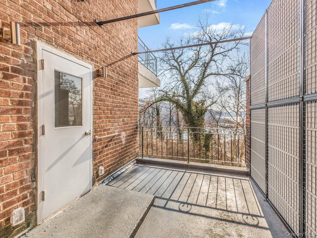 2465 Palisade Avenue 1a Property Photo 7