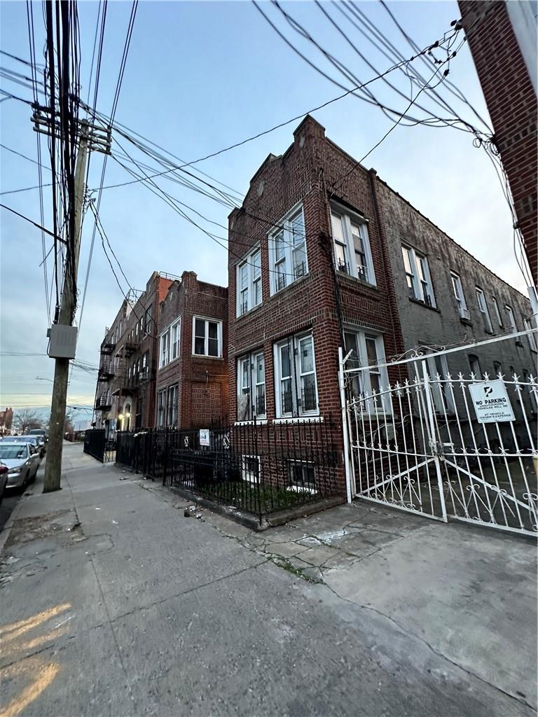 578 Williams Avenue Property Photo 2