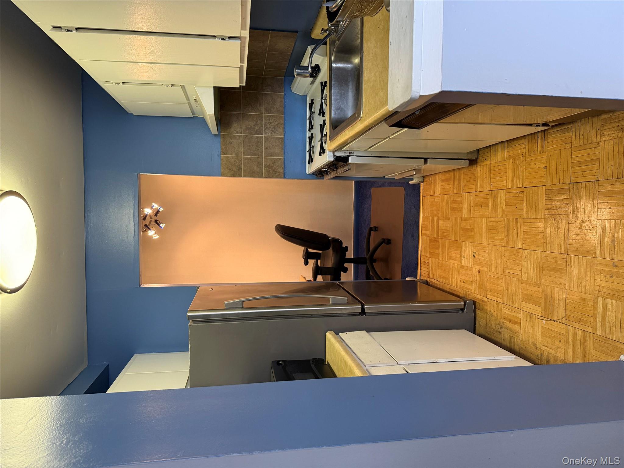 377 N Broadway 201 Property Photo 5