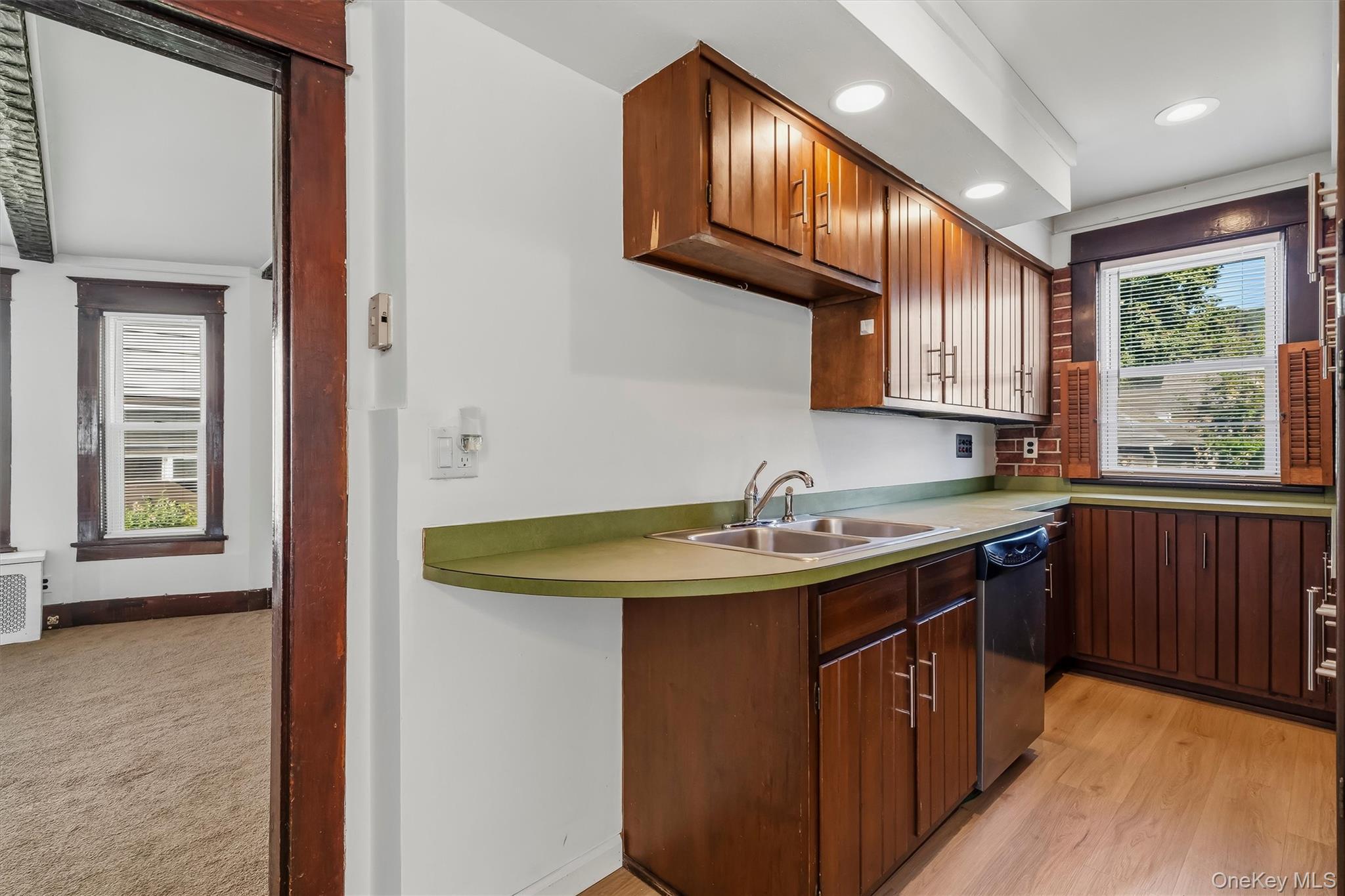 32 Kingston Avenue Property Photo 18