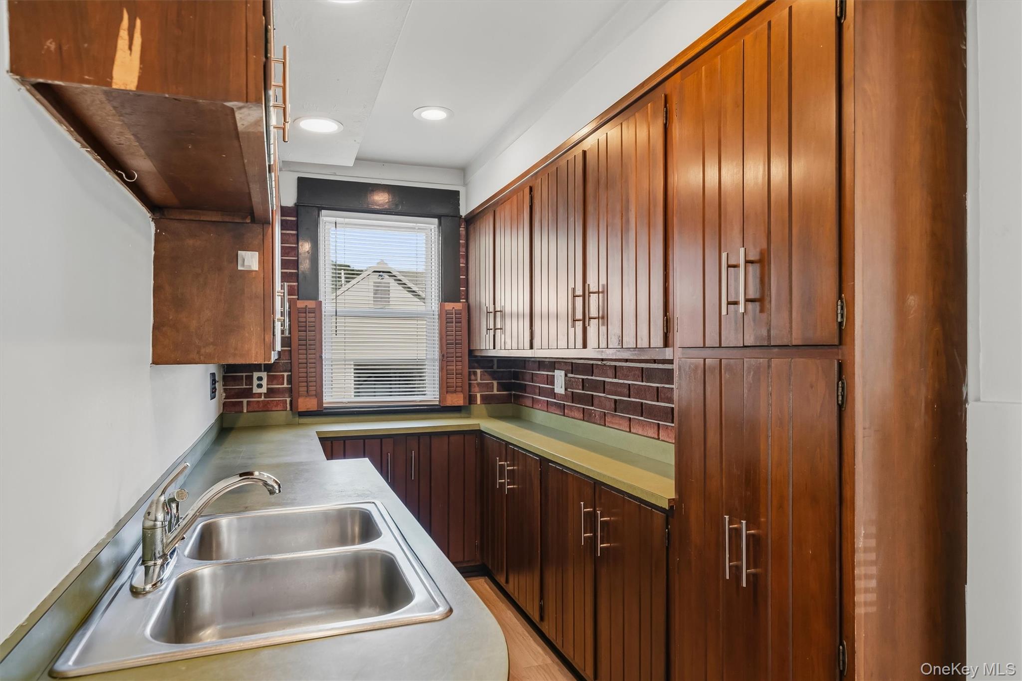 32 Kingston Avenue Property Photo 19