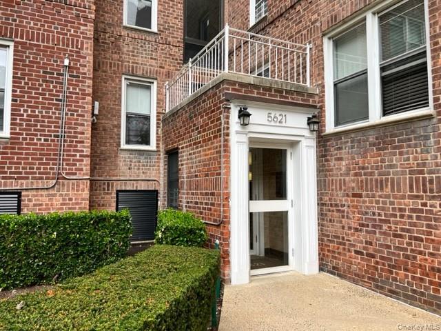5621 Netherland Avenue 3c Property Photo 3