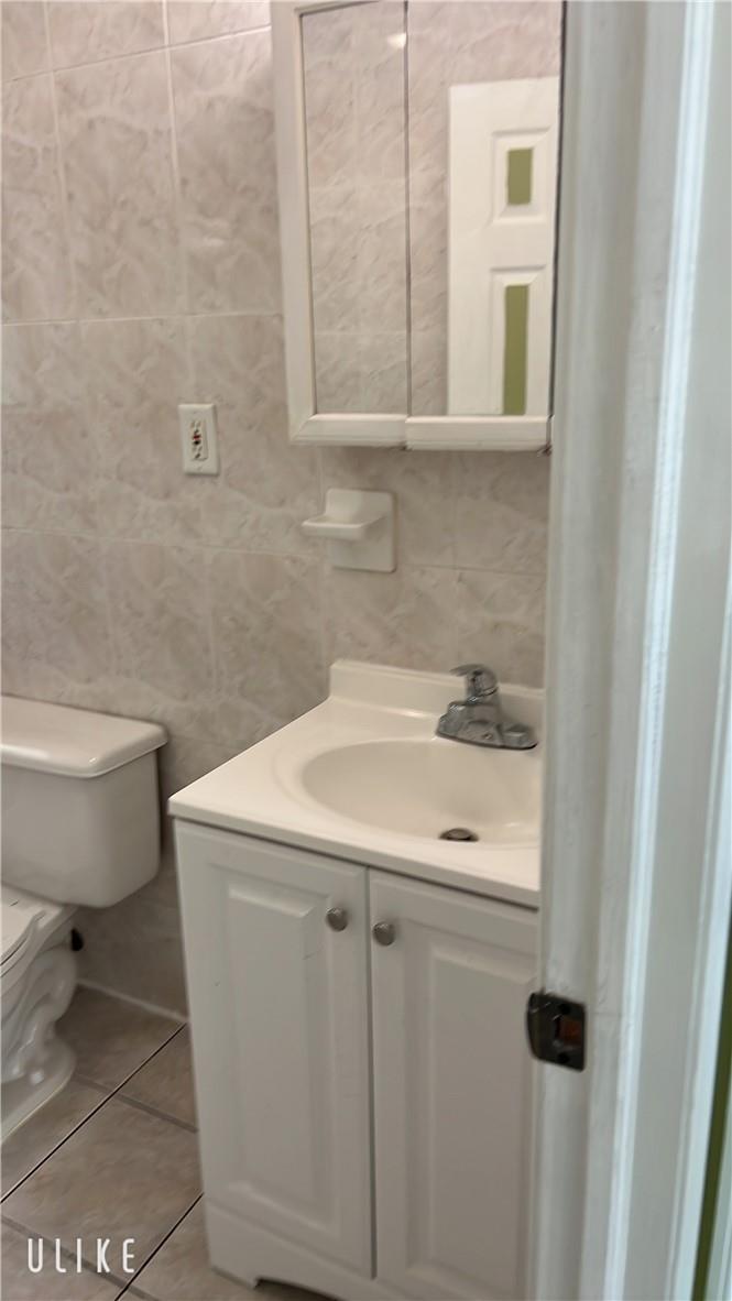 856 Van Nest Avenue Property Photo 10