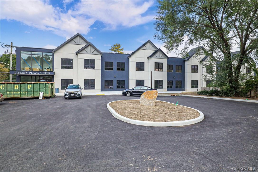 500 Commerce Street Property Photo 2