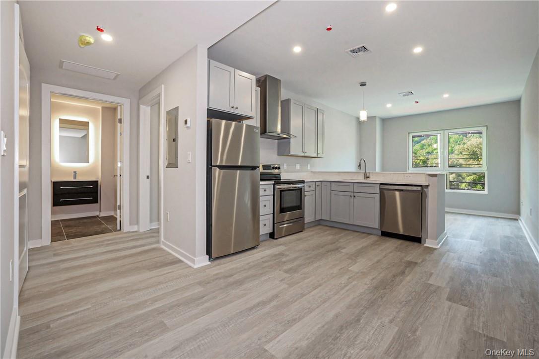 500 Commerce Street Property Photo 11