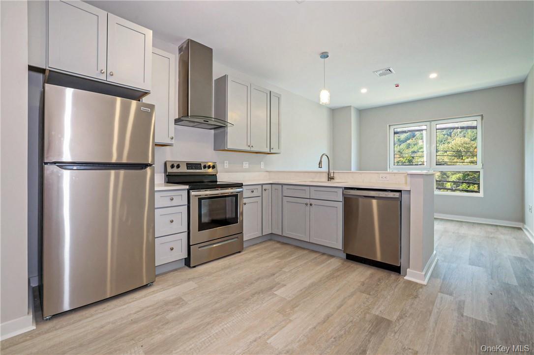 500 Commerce Street Property Photo 12