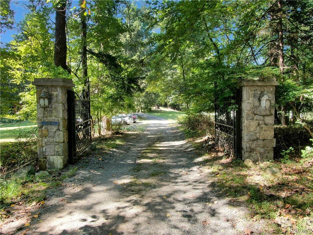 4 Deer Run Property Photo 2