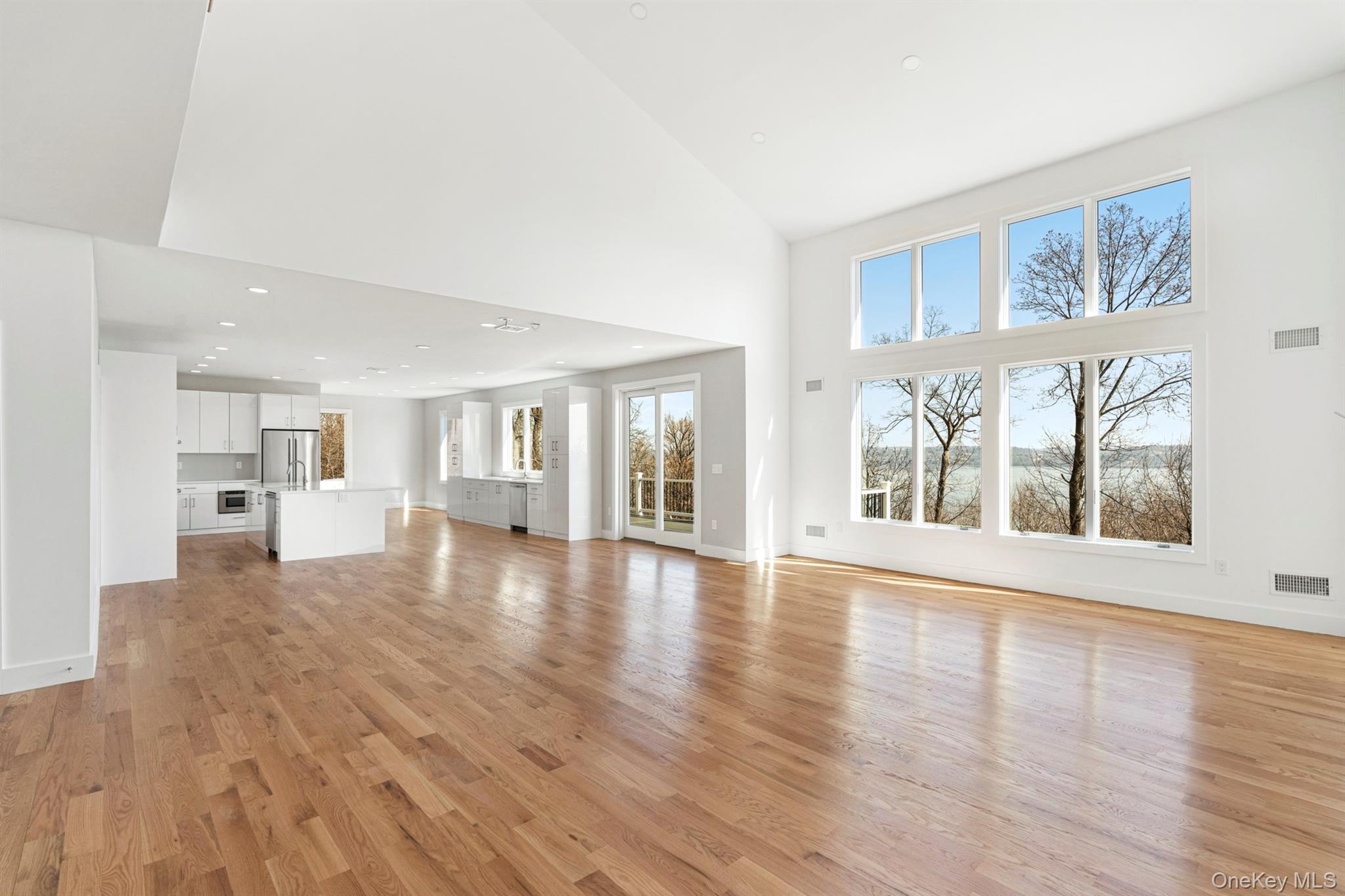 199 Tweed Boulevard Property Photo 11