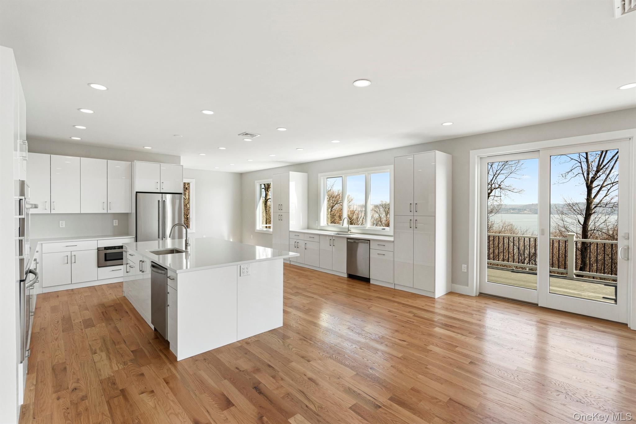 199 Tweed Boulevard Property Photo 15