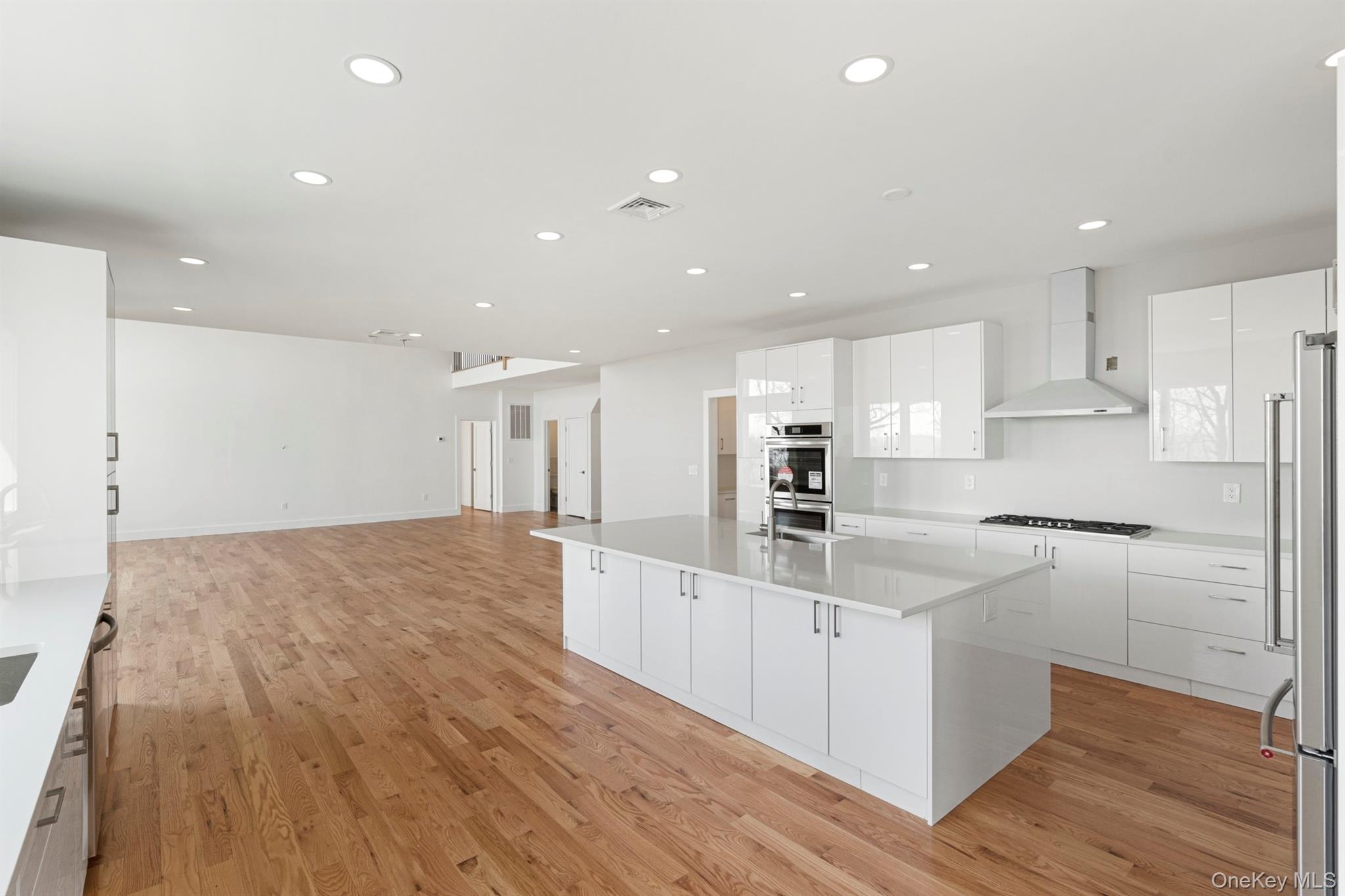 199 Tweed Boulevard Property Photo 16