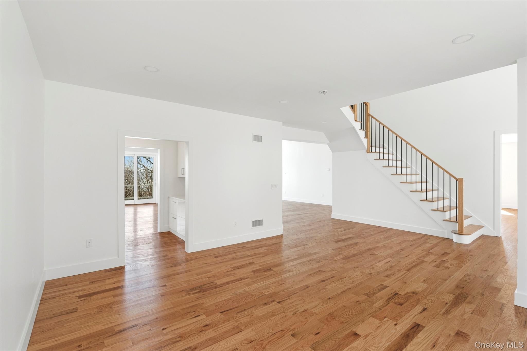 199 Tweed Boulevard Property Photo 20