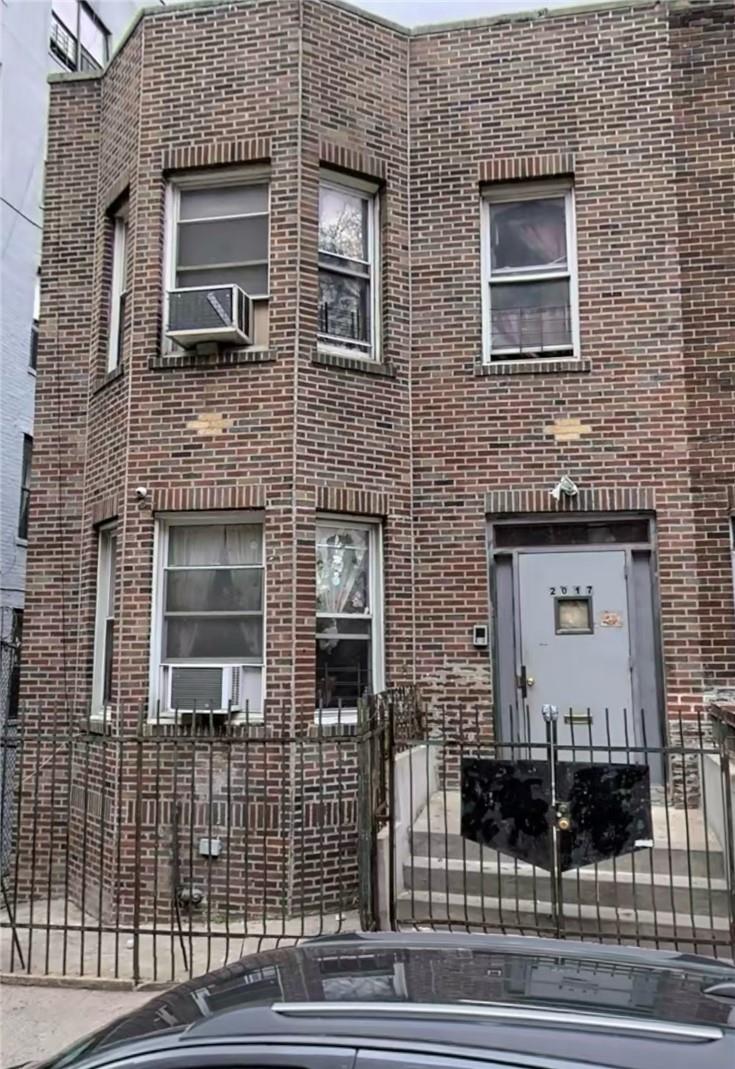 2017 Walton Avenue Property Photo 1