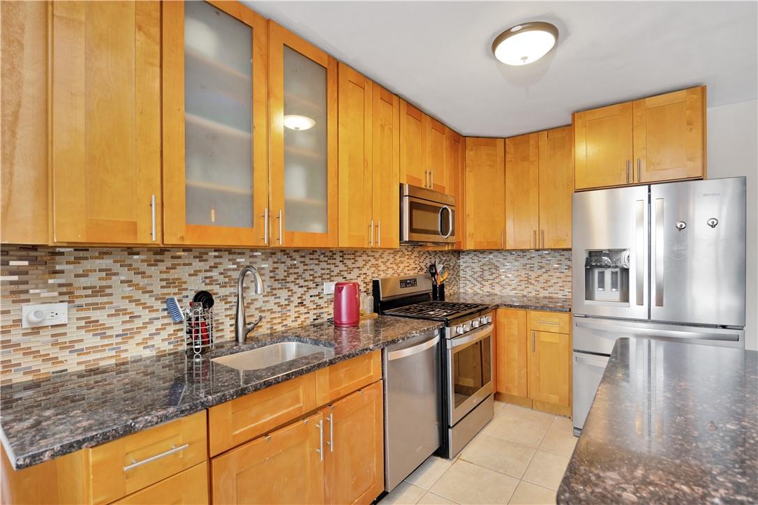 880 Boynton Avenue 14d Property Photo 3