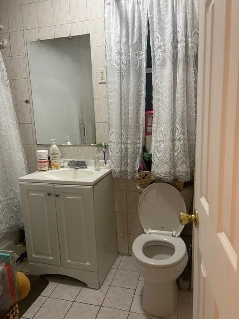 110 E 198th Street Property Photo 15