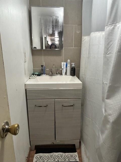 110 E 198th Street Property Photo 22