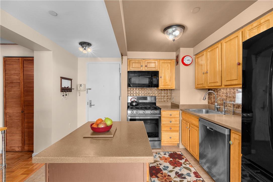 102 Bradhurst Avenue 1107 Property Photo 4