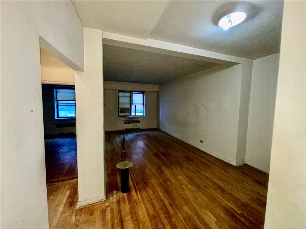 740 E 232nd Street Td Property Photo 2