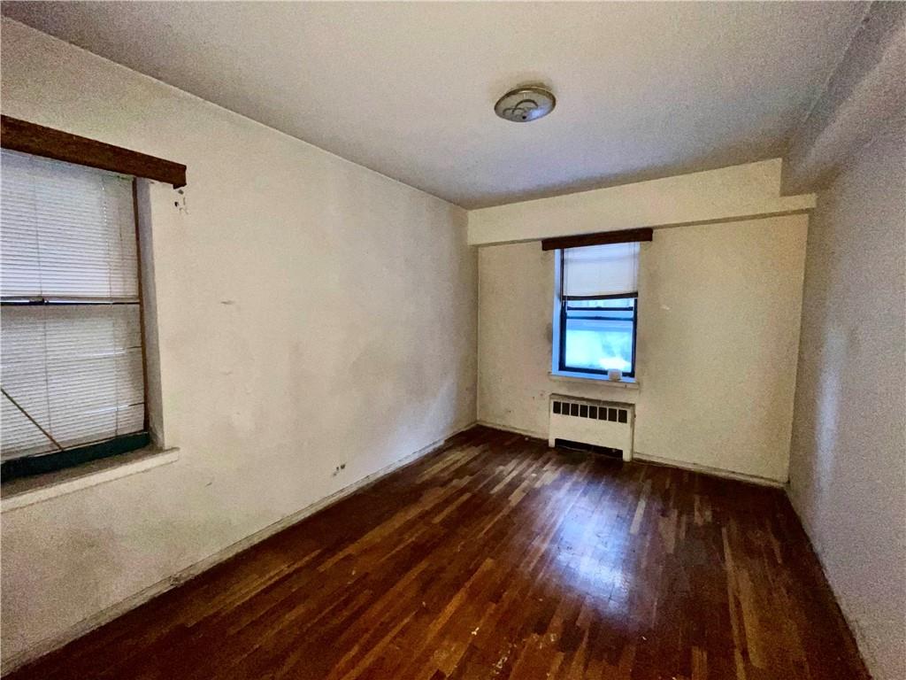 740 E 232nd Street Td Property Photo 4