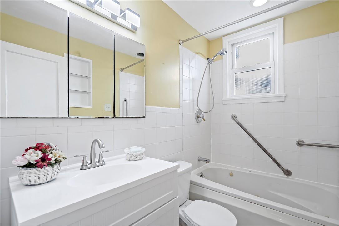 42 Lindsey Street Property Photo 12