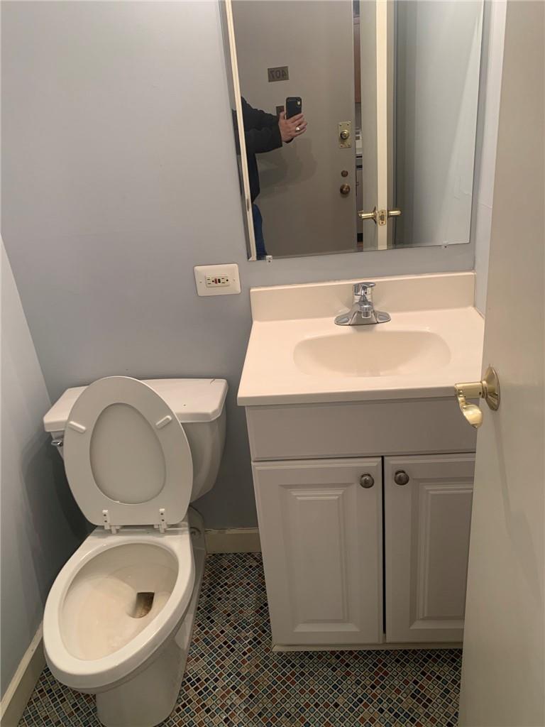 703 Pelham Road 407 Property Photo 2