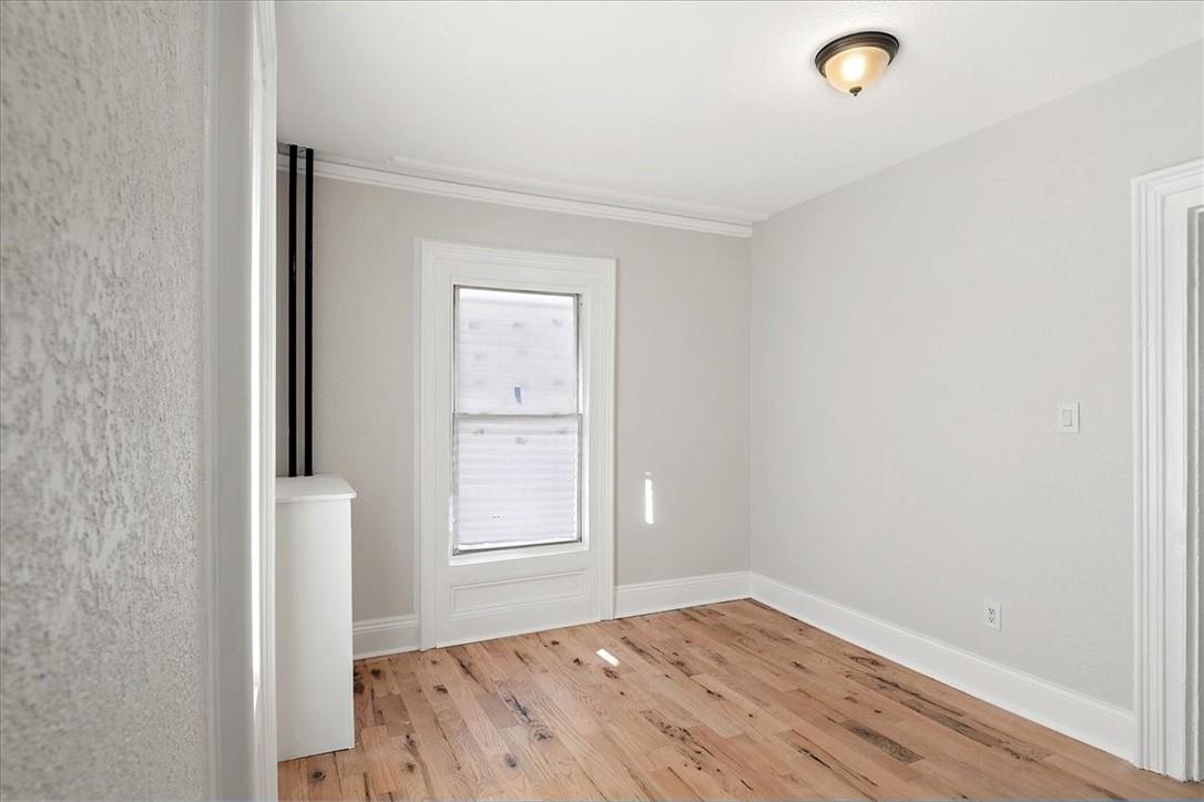 109 S 12th Avenue Property Photo 4