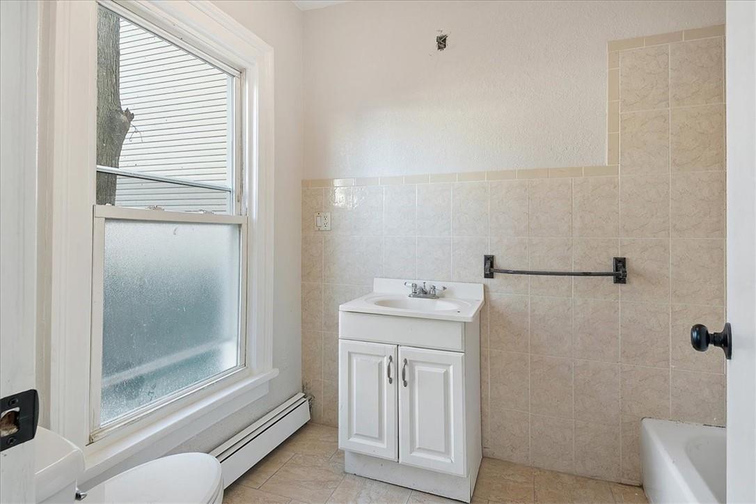 109 S 12th Avenue Property Photo 5