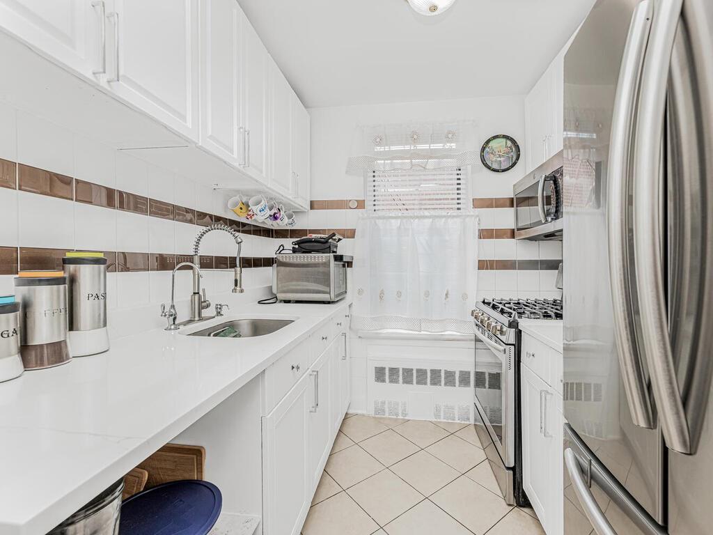 2866 Marion Avenue 6j Property Photo 6