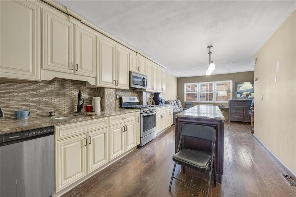 52a Francine Court 80a Property Photo 7