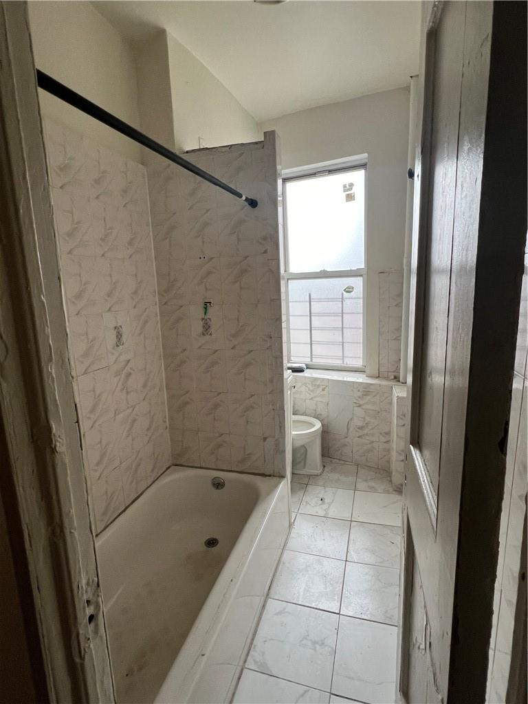 1898 Longfellow Avenue E3 Property Photo 3