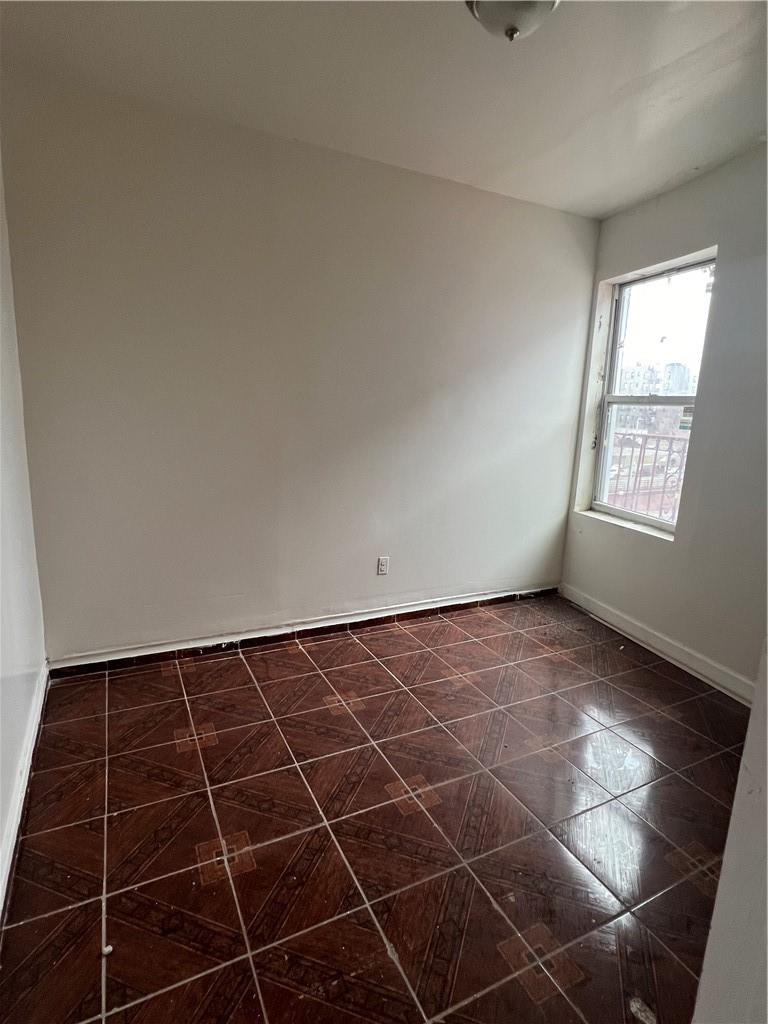 1898 Longfellow Avenue E3 Property Photo 5