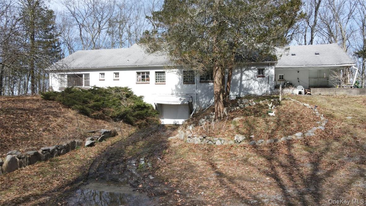 2215 Greenville Turnpike Property Photo 1