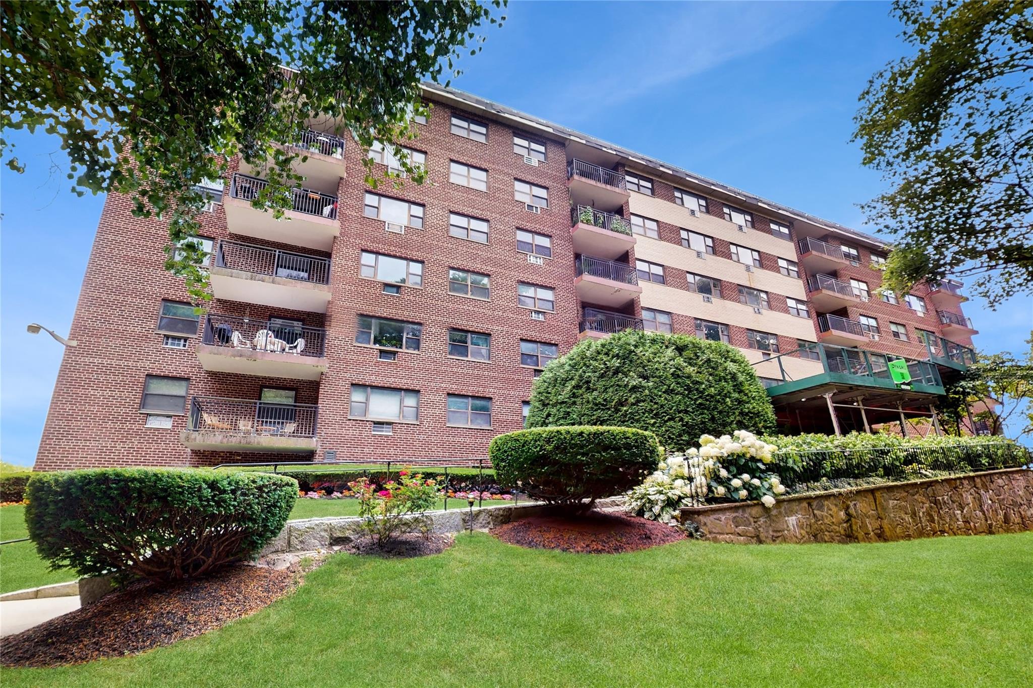 100 Diplomat Drive 7a Property Photo 1