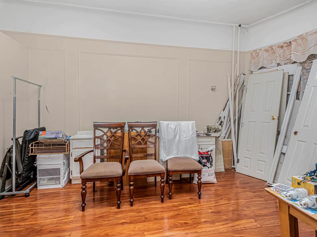 3270 Hull Avenue Property Photo 8
