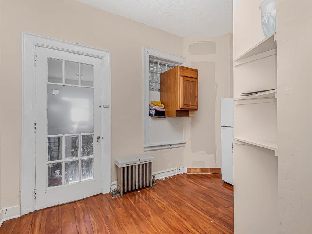 3270 Hull Avenue Property Photo 12