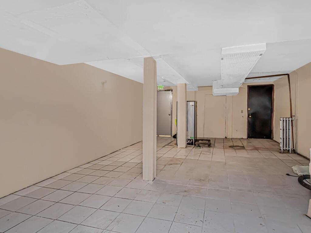 3270 Hull Avenue Property Photo 17