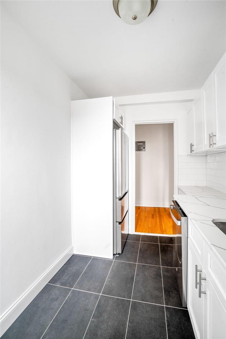 5640 Netherland Avenue 5d Property Photo 3